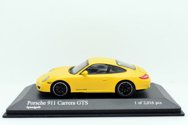 Modellino auto scala 1:43 Porsche 911 carera GTS diecast modellismo statico minichamps - immagine 3