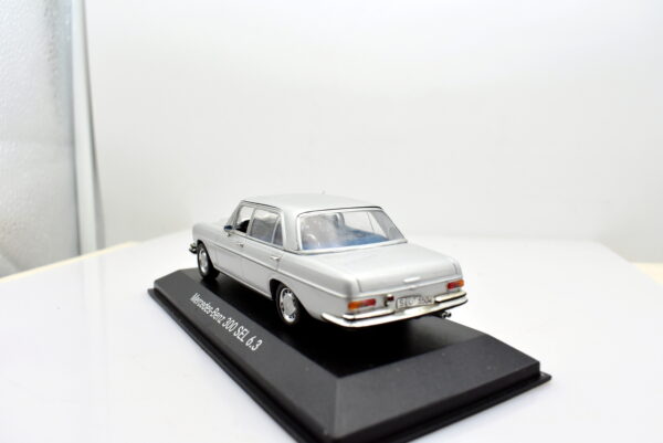 Modellino auto scala 1:43 Mercedes benz 300 SEL 6.3 diecast modellismo statico minichamps - immagine 2