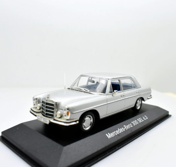 Modellino auto scala 1:43 Mercedes benz 300 SEL 6.3 diecast modellismo statico minichamps - immagine 3