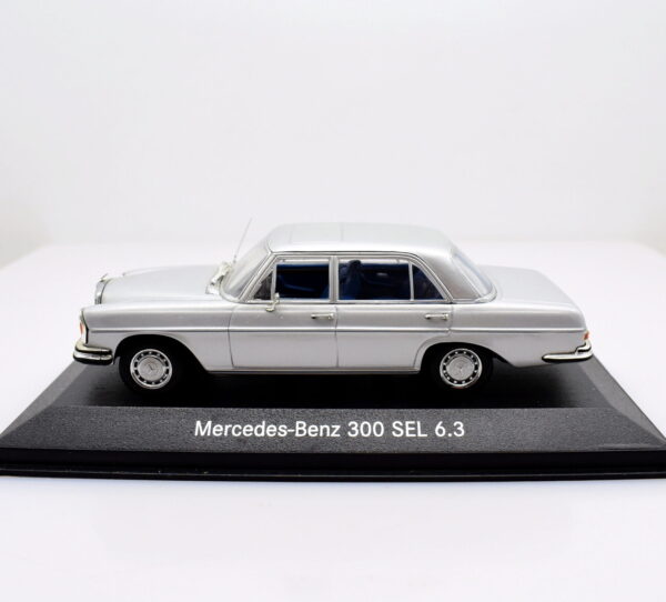 Modellino auto scala 1:43 Mercedes benz 300 SEL 6.3 diecast modellismo statico minichamps