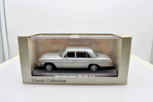 Modellino auto scala 1:43 Mercedes benz 300 SEL 6.3 diecast modellismo statico minichamps - immagine 6