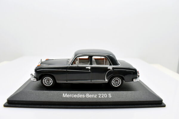Modellino auto scala 1:43 Mercedes benz 220 S diecast modellismo statico minichamps - immagine 4