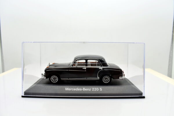 Modellino auto scala 1:43 Mercedes benz 220 S diecast modellismo statico minichamps - immagine 5