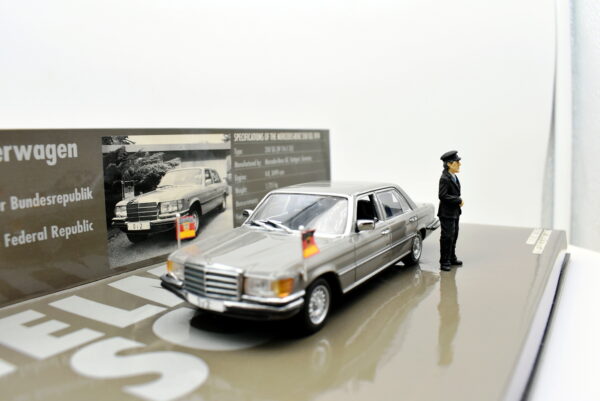 Modellino auto scala 1:43 Mercedes-benz 350 SEL Political leaders series no 6 diecast modellismo statico minichamps - immagine 4