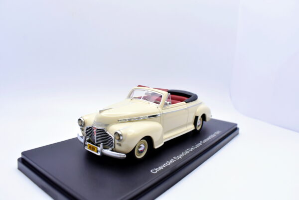 Modellino auto scala 1:43 Chevrolet special de luxe convertible Neo modellismo da collezione - immagine 4