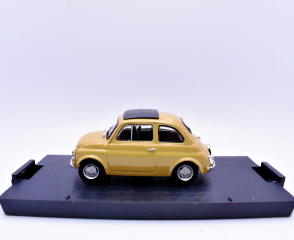 Modellino auto scala 1:43 Fiat 500 R Brumm diecast modellismo da collezione