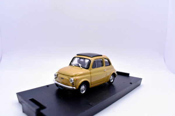 Modellino auto scala 1:43 Fiat 500 R Brumm diecast modellismo da collezione - immagine 3