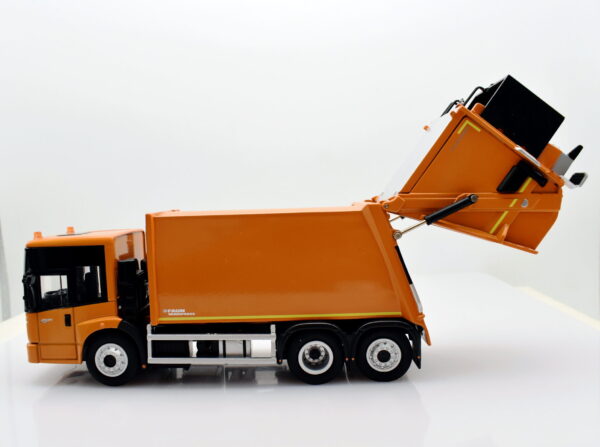 Modellino camion scala 1:43 Mercedes benz econic NZG modellismo statico