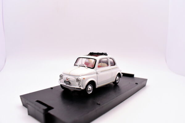 Modellino auto scala 1:43 Fiat 500 D Brumm diecast modellismo da collezione - immagine 3