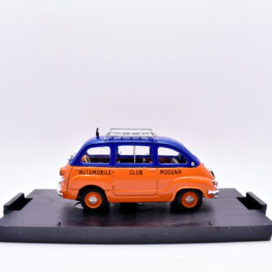 Modellino auto scala 1:43 Fiat 600 multipla Brumm diecast modellismo da collezione