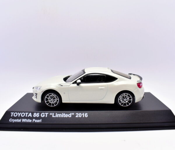 Modellino Auto Scala 1:43 Toyota 86 GT Kyosho modellismo statico