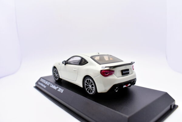 Modellino Auto Scala 1:43 Toyota 86 GT Kyosho modellismo statico - immagine 4