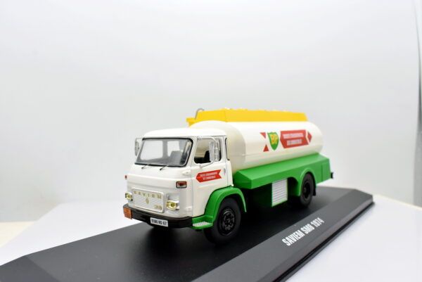 modellino camion scala 1:43 saviem SM8 ixo diecast modellismo da collezione - immagine 3