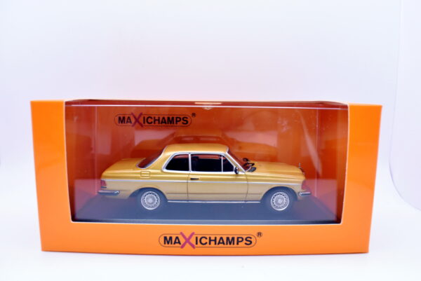 Modellino auto scala 1:43 Mercedes Benz 230 CE Maxichamps diecast modellismo da collezione - immagine 2