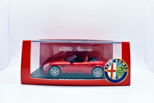 Modellino auto scala 1:43 Alfa Romeo 8C spider M4 modellismo da collezione - immagine 2