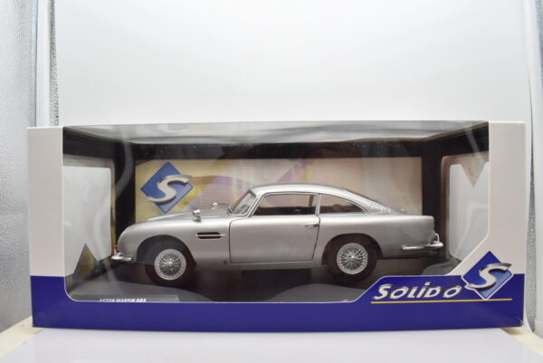 Modellino auto scala 1:18 Aston martin DB5 diecast modellismo da collezione - immagine 5