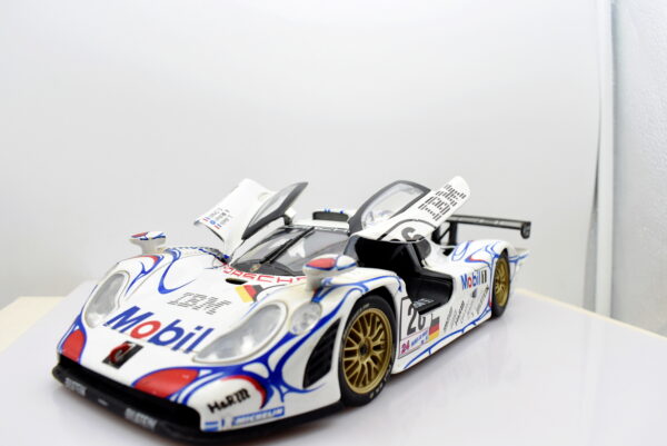 Modellino auto racing scala 1:18 Porsche 911 GT1 maisto modellismo statico - immagine 3
