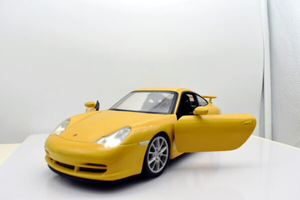 Modellino auto PORSCHE GT3 scala 1:18 hot wheels diecast modellismo da collezione - immagine 3