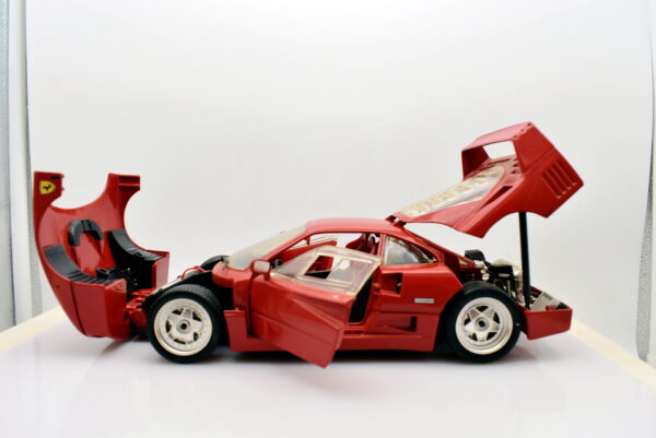 Modellino auto Ferrari F40 scala 1:18 hot wheels diecast modellismo da collezione - immagine 2