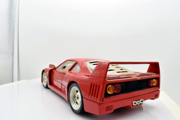 Modellino auto Ferrari F40 scala 1:18 hot wheels diecast modellismo da collezione - immagine 5