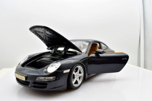 Modellino auto scala 1:18 Porsche 911 carrera maisto modellismo da collezione - immagine 3