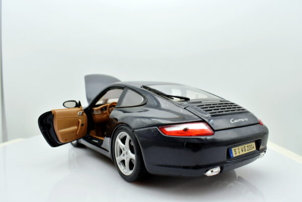 Modellino auto scala 1:18 Porsche 911 carrera maisto modellismo da collezione - immagine 4