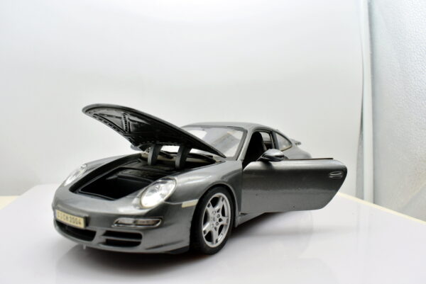 Modellino auto scala 1:18 Porsche 911 carrera maisto modellismo da collezione - immagine 3