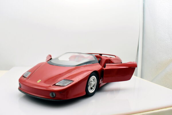 Modellino auto scala 1:18 mythos revell modellismo da collezione - immagine 2