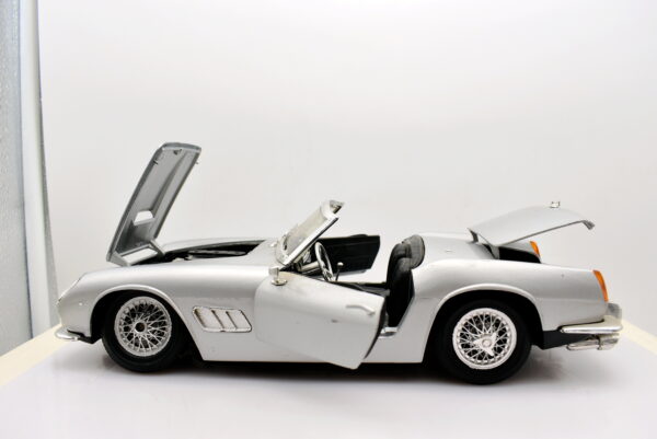 Modellino auto scala 1:16 ferrari California tonka polistil modellismo da collezione - immagine 7