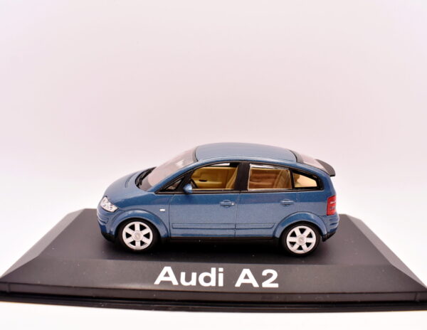 Modellino auto scala 1:43 Audi A2 minichamps diecast modellismo da collezione