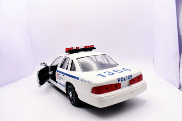 Modellino auto rally 1:24 ford crown victoria polizia diecast modellismo da collezione greenlight - immagine 4