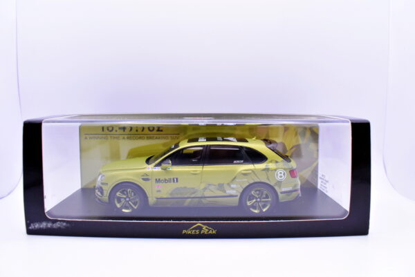 Modellino auto scala 1:43 bentley bentayga pikes peak spark modellismo statico - immagine 2