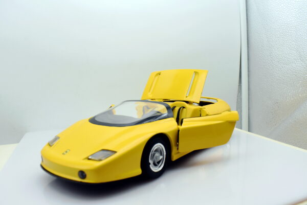 Modellino auto scala 1:18 mythos revell modellismo da collezione - immagine 3