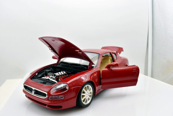 Modellino auto scala 1:18 maserati 3200 gt Burago modellismo da collezione - immagine 3