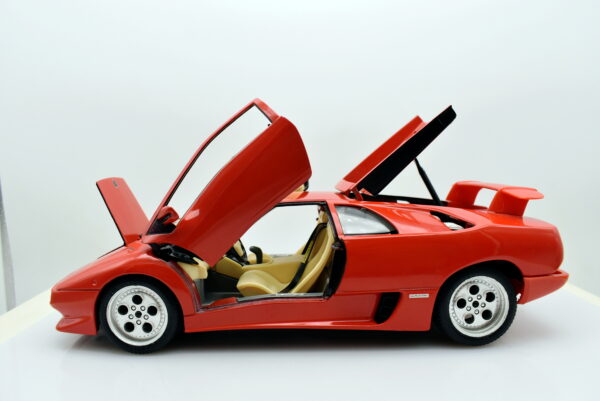 Modellino auto scala 1:18 Lamborghini diablo Burago modellismo da collezione - immagine 2