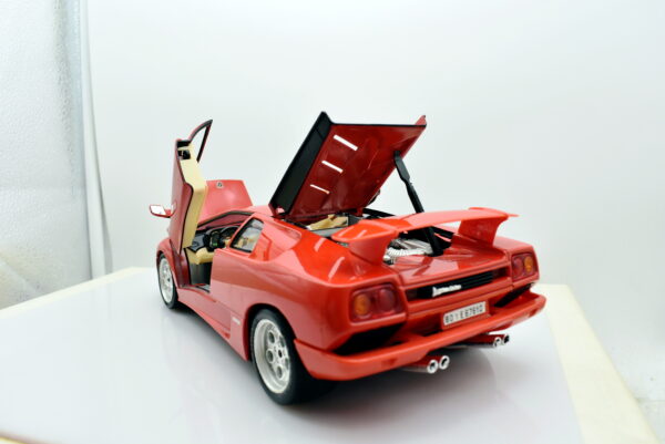 Modellino auto scala 1:18 Lamborghini diablo Burago modellismo da collezione - immagine 4