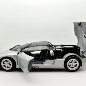 Modellino auto scala 1:18 Nazca m12 revell modellismo da collezione