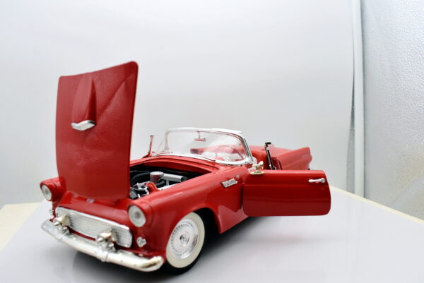 Modellino auto scala 1:18 thunderbird reversible revell modellismo da collezione - immagine 2