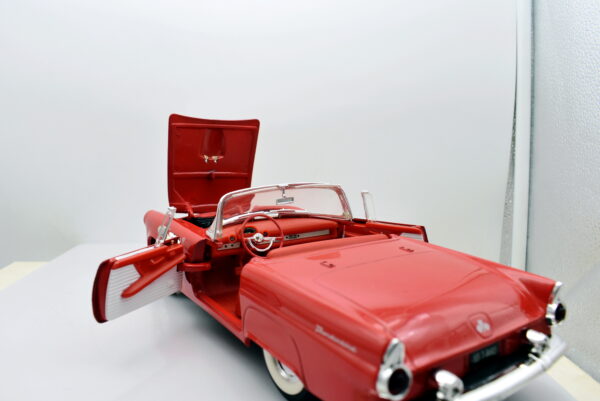 Modellino auto scala 1:18 thunderbird reversible revell modellismo da collezione - immagine 3