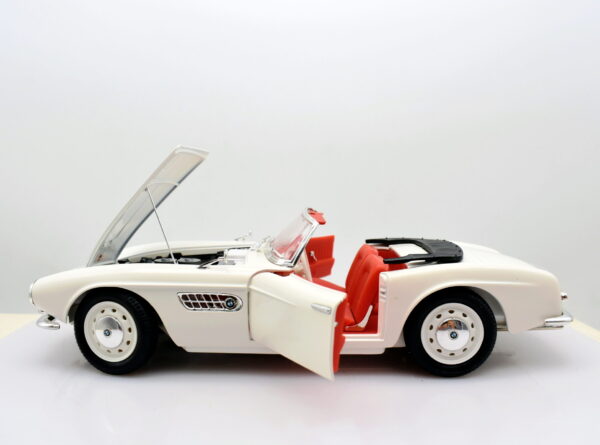 Modellino auto scala 1:18 BMW 507 revell modellismo da collezione