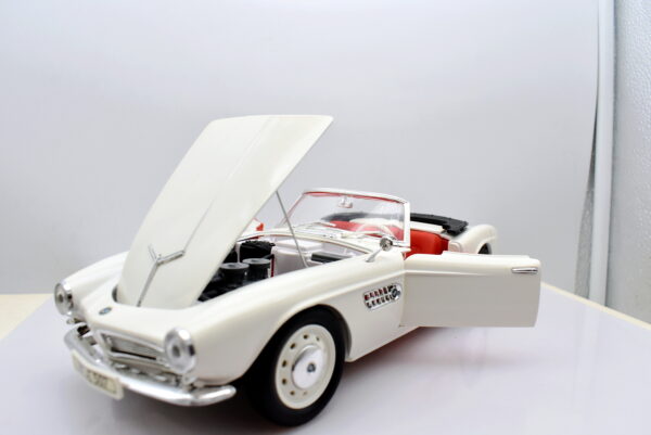Modellino auto scala 1:18 BMW 507 revell modellismo da collezione - immagine 3