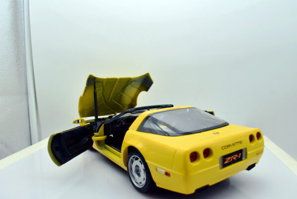 Modellino auto scala 1:18 Corvette ZR 1 maisto modellismo da collezione - immagine 4