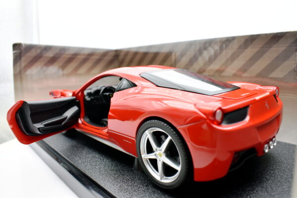 Modellino auto scala 1:18 Ferrari 458 italia Hot Wheels diecast modellismo da collezione - immagine 5