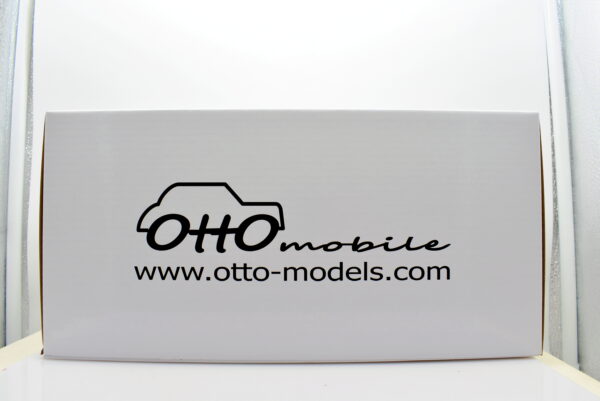 Modellino auto scala 1:18 Fiat punto evo abarth essesse OttoMobile modellismo da collezione - immagine 2
