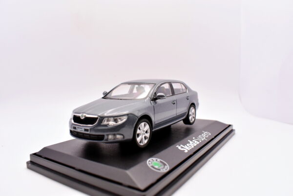 Modellino auto scala 1:43 Skoda superb abrex diecast modellismo da collezione - immagine 5