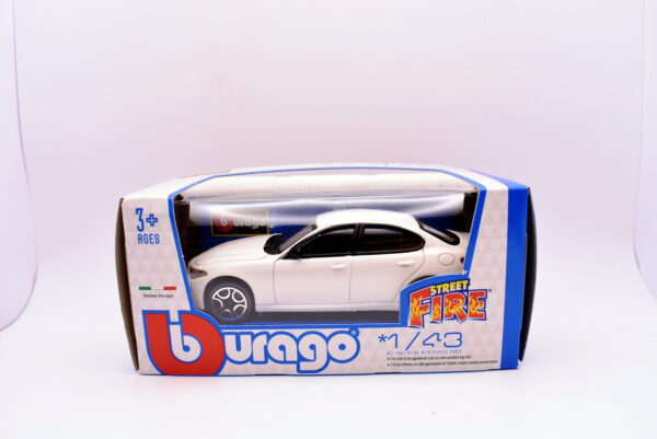 Modellino auto scala 1:43 Alfa romeo giulia Burago diecast modellismo statico - immagine 2