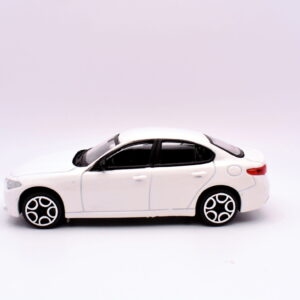 Modellino auto scala 1:43 Alfa romeo giulia Burago diecast modellismo statico