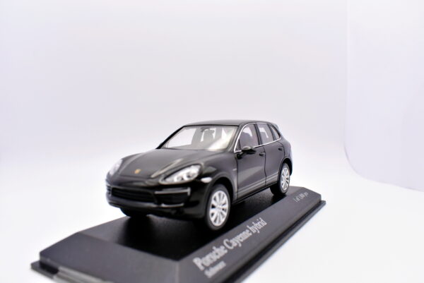 Modellino auto scala 1:43 Porsche cayenne hybrid minichamps diecast modellismo da collezione - immagine 2