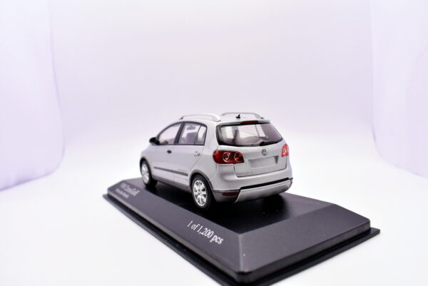 Modellino auto scala 1:43 VW cross golf minichamps diecast modellismo da collezione - immagine 4