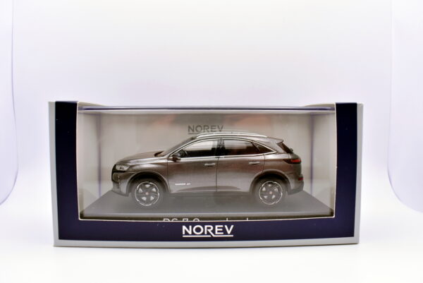 Modellino auto scala 1:43 DS 7 Crossback norev diecast modellismo statico da collezione - immagine 2
